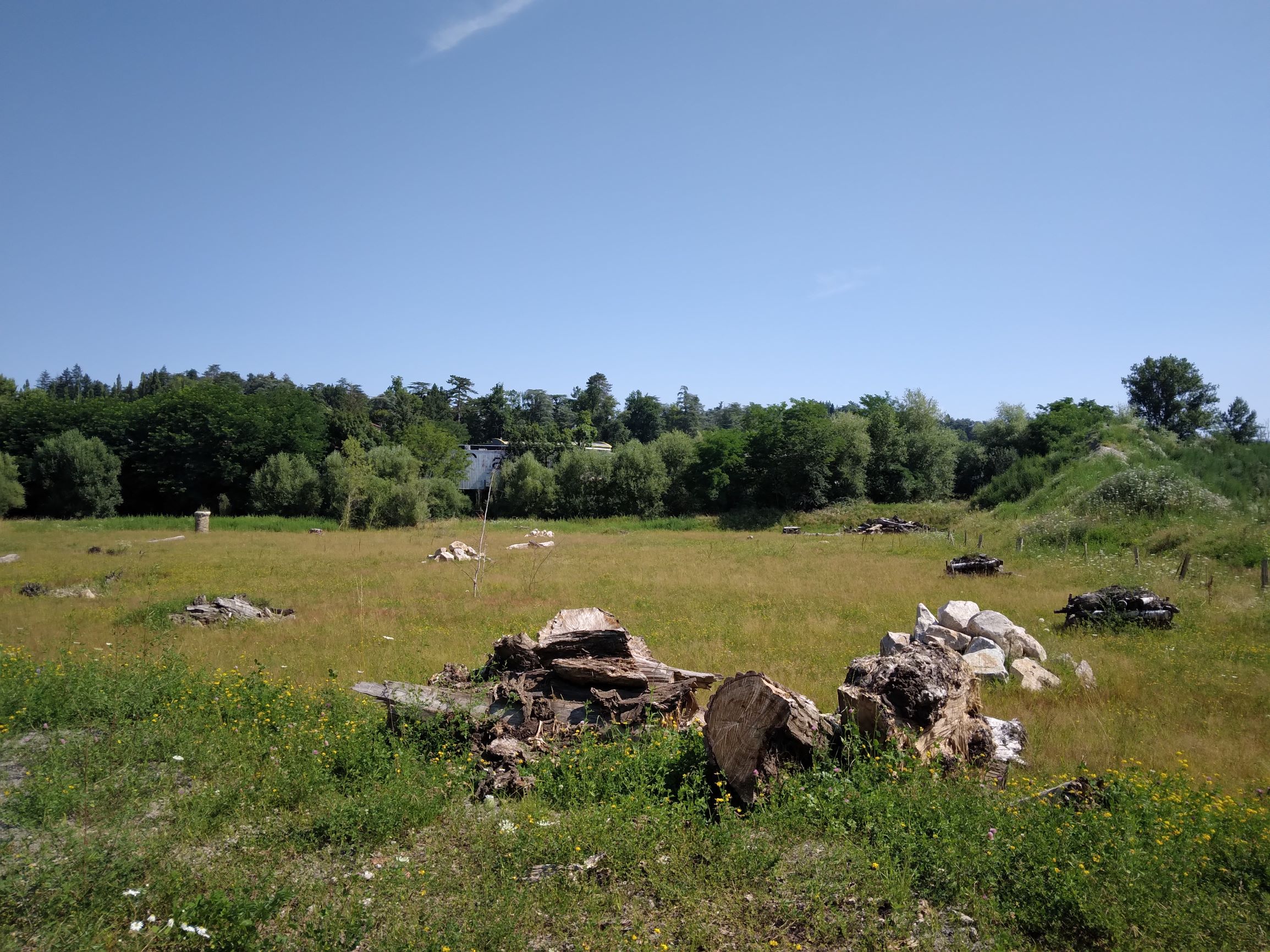 Hibernaculums (pierres ou bois mort) - site de compensation Villars